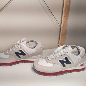 NWOT New Balance 574 Classic Nimbus Cloud/Navy/Red